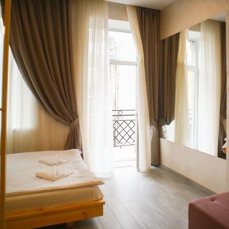 Leogrand Apartment On Drohobycha 4 Lviv Exterior photo