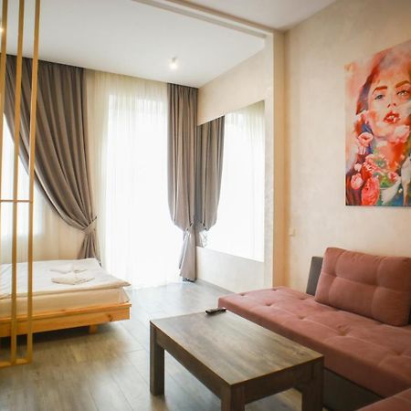 Leogrand Apartment On Drohobycha 4 Lviv Exterior photo