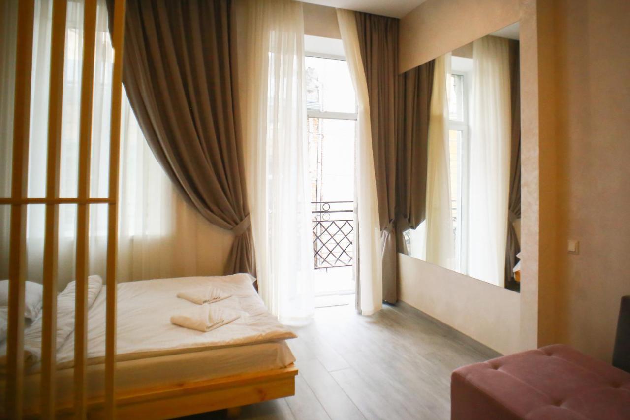 Leogrand Apartment On Drohobycha 4 Lviv Exterior photo