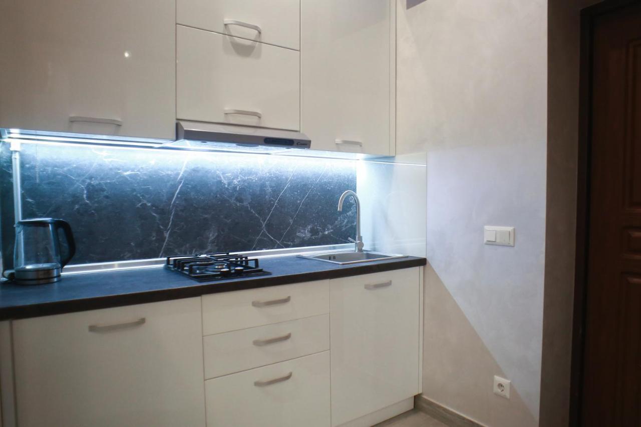 Leogrand Apartment On Drohobycha 4 Lviv Exterior photo